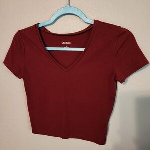 Wild Fable maroon v-neck EUC